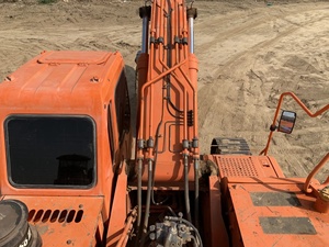 รถขุดตีนตะขาบ Doosan Dh370lc-9 มือสอง ปี 2014 กำลัง 110 กิโลวัตต์ บุ้งกี๋ขนาด 1.0 ลูกบาศก์เมตร ชิ้นส่วนสำคัญประกอบด้วย มอเตอร์ เครื่องยนต์ เกียร์บ็อกซ์ และปั๊ม - Product Image 5