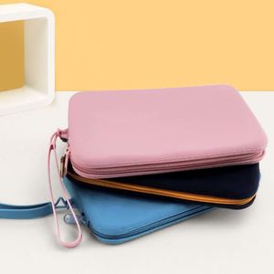 Porte-documents souple et imperméable de haute qualité avec matériau en silicone pour cartes professionnelles et de crédit - Product Image 1