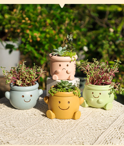 ROOGO Ensemble <span class=keywords><strong>de</strong></span> pots à succulentes en résine avec personnages <span class=keywords><strong>de</strong></span> dessins animés mignons, mini pots à fleurs Kawaii Smiley Face pour la décoration <span class=keywords><strong>de</strong></span> la maison, du jardin et du bureau, cadeau - Product Image 6