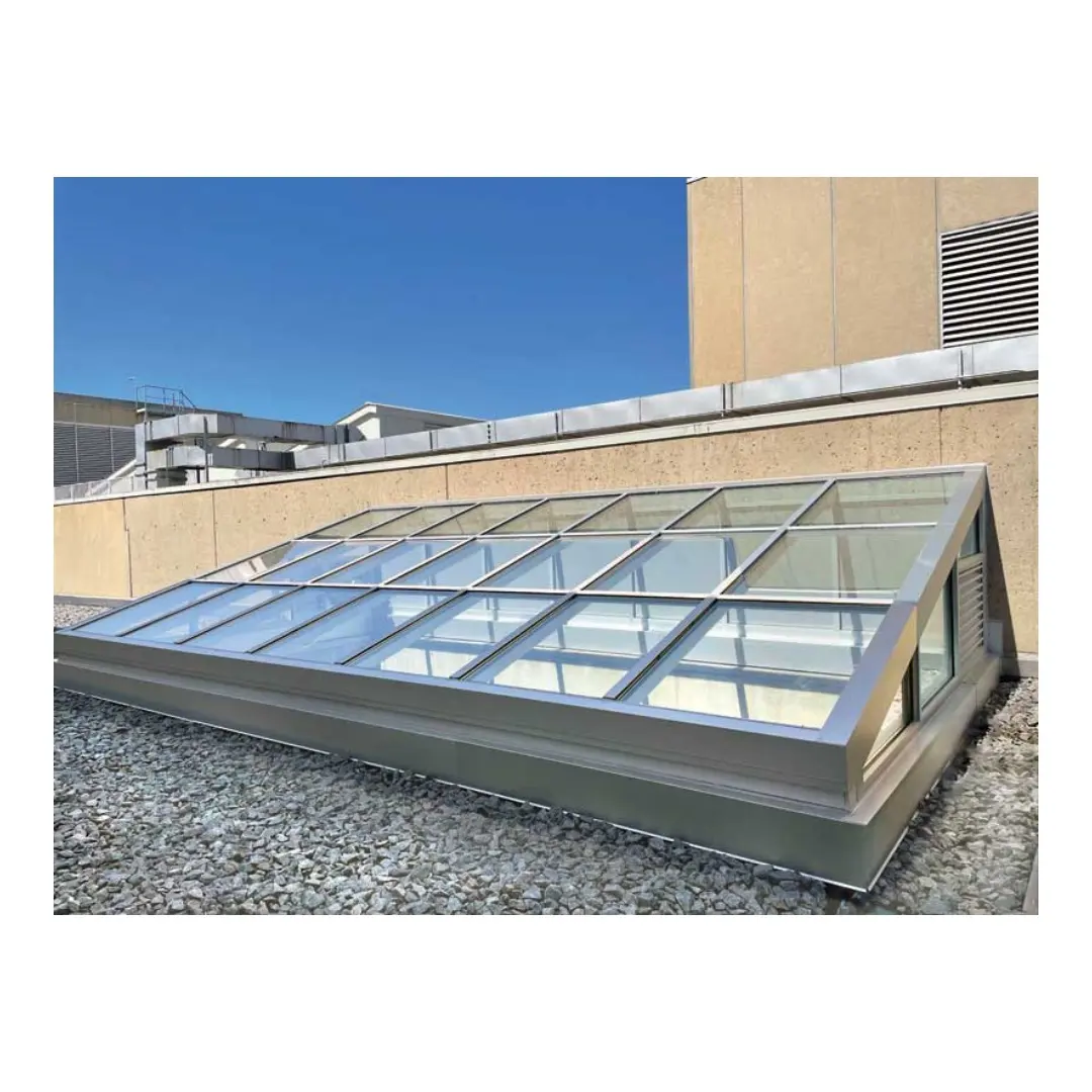 نافذة سقف كهربائية آلية 1000 * 1000، مصباح سقف محمول للثلوج مزجج ثلاثي ثابت على الزاوية