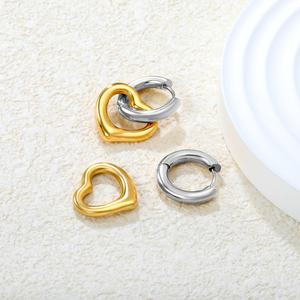 Boucles d'oreilles pendantes tendance en acier inoxydable plaqué or PVD 18 carats, avec pendentif cœur double couche bicolore et design massif - Product Image 3