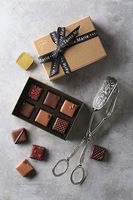Boîte à chocolats de luxe pour mariage et Saint-Valentin, avec séparateurs estampés à chaud, pour invités, boîte carrée pour bonbons