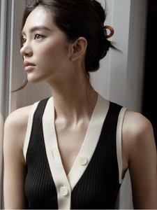 Blusa de Punto sin Mangas con Cuello en V Profundo, Diseño de Bloques de Color, Control de Abdomen, Ajuste Regular, Estilo Vintage Francés para Mujer - Product Image 5