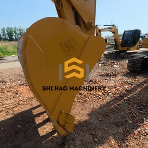 Excavatrice sur chenilles d'occasion Caterpillar CAT320 de 20 tonnes, fabriquée au Japon, économe en carburant et puissante, pour les chantiers de construction - Product Image 6