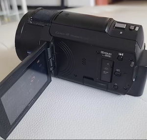 กล้องวิดีโอ 4K สำหรับบันทึกวิดีโอภายในบ้าน เซ็นเซอร์ Exmor R CMOS ขนาด 1/2.5 นิ้ว พร้อมไฟส่องหลัง AX40 หน่วยความจำในตัว 64GB กล้องวิดีโอ FDR-AX40 - Product Image 1