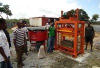 Ouganda prix du moulage par blocs machine à briques à emboîtement automatique prix fabrication de briques usine automatique