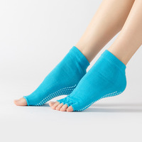 Vente en gros Coton Respirant Logo Personnalisé Écologique Cheville 5 Orteil Doigt Court Collant Yoga Pilates Chaussettes Avec Poignées pour Femmes