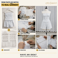 Ensemble de loungewear deux pièces pour femme, motif floral, avec haut bustier smocké et short festonné en coton froissé, collection été