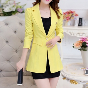 Traje de Mujer - Formal a Media Pierna con un Solo Botón, Estilo Moderno - Product Image 4