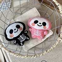 Porte-clés Peluche Squelette Mignon, Breloque Poupée Kawaii pour Sac à Dos, Pendentif en Peluche Os Brodé, Cadeau d'Halloween, Anneau Porte-clés