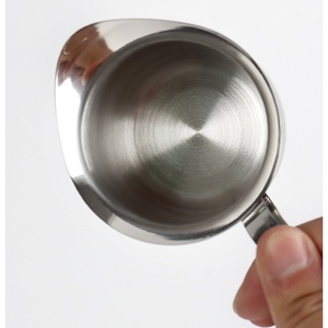 Mini Contenitore a Campana per <span class=keywords><strong>Latte</strong></span> - Brocca Premium in Acciaio Inossidabile per Montare <span class=keywords><strong>Latte</strong></span>, Crema, Salse e Condimenti in Cucina o Caffetteria - Product Image 6