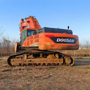 Excavatrice sur pneus d'occasion Doosan DX520LC-9C, modèle 2017-2023, moteur Kobelco, 15 tonnes, capacité de la benne de 0,32 m³, 0-2000 heures de fonctionnement - Product Image 1