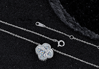 Collier Pendentif Trèfle en Zircon Lumineux Personnalisé de Luxe, Chaîne Claviculaire en Argent Sterling 925 pour Femmes - OEM ODM