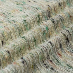 Tissu en tweed bouclé à rayures vert menthe et base blanche, en mélange de laine, pour gilet, manteau, blazer et robe printemps-automne - Product Image 2