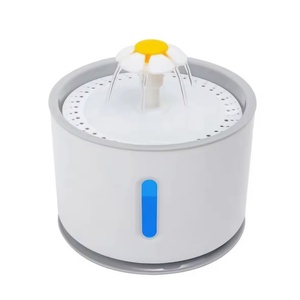 Linda fuente de agua eléctrica automática con LED y USB de 2.4L para gatos, dispensador silencioso para perros, bebedero y comedero para mascotas. - Product Image 1