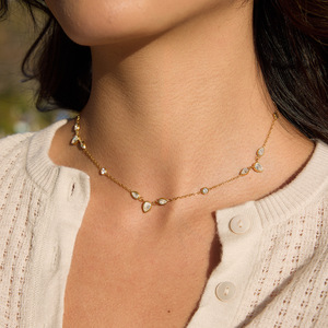 Collana Girocollo Minimalista a Goccia con Zirconi, Placcata in Oro 18K, Gioielli di Tendenza per Donne, Regalo Quotidiano, per Matrimoni e Feste - Product Image 2