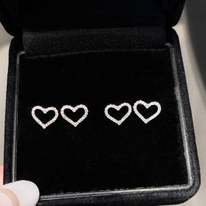 อาซูโอ 18K ทองคำขาวแท้ เพชรธรรมชาติแท้ รูปหัวใจน่ารัก ต่างหูแบบมินิสุดคลาสสิก ของขวัญสำหรับเด็กผู้หญิงและวันเกิดเด็ก - Product Image 3