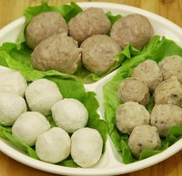 Machine automatique à extruder les boulettes de protéines de pâte à deux têtes, machine à fabriquer des boulettes de falafel, machine à arrondir les boulettes de viande avec moteur