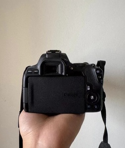 กล้อง Canon รุ่นมืออาชีพ 200D Mark II พร้อมเลนส์ 18-55 มม. Rebel SL3 ความละเอียด 24.1MP ถ่ายวิดีโอ 4K กล้องดิจิตอลมือสอง - Product Image 5