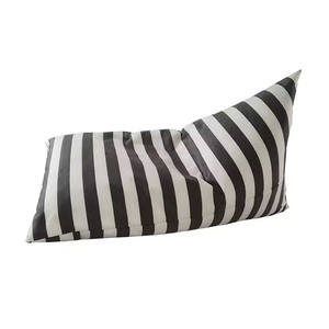 Chaise de pouf d'extérieur à usage de bar, banc et canapé latéraux de <span class=keywords><strong>piscine</strong></span> en triangle pour les zones de <span class=keywords><strong>piscine</strong></span>-Remplisseur de pouf durable et élégant - Product Image 3