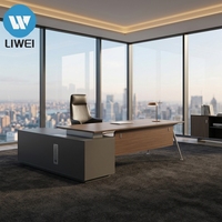 Bureau de direction moderne en bois personnalisable en gros, avec tiroirs en L et armoire latérale intégrée, design ergonomique