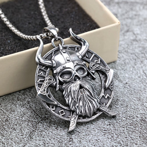 Collar de hombre de acero inoxidable con colgante de calavera vikinga y runas de Yunnique, medallón de Odín, para regalo, joyería de moda. - Product Image 1