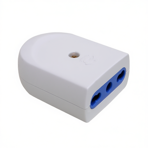 Prise électrique 2P+T 10/16A avec insert bleu pour usage domestique - Product Image 2