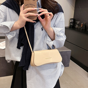 2025 mode couleur unie simple et polyvalent <span class=keywords><strong>sac</strong></span> à bandoulière <span class=keywords><strong>pas</strong></span> <span class=keywords><strong>cher</strong></span> pour les femmes, <span class=keywords><strong>sac</strong></span> à bandoulière de navettage pour le <span class=keywords><strong>travail</strong></span> - Product Image 4