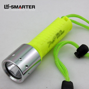 ไฟฉาย XPE Q5 12W ไฟ LED แบบชาร์จไฟได้ อลูมิเนียมอัลลอยด์ สำหรับใช้งานกลางแจ้ง - Product Image 3