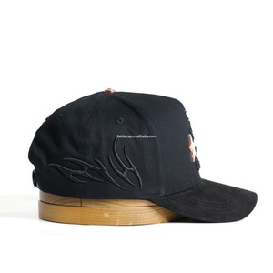 Casquettes Personnalisées ODM OEM Vente en Gros Casquettes de Baseball 5 Panneaux Broderie Métal Strass Épinglette Logo Personnalisé - Product Image 3