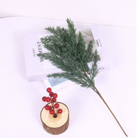 Décoration de Noël, branche unique de feuilles de pin artificielles avec baies rouges, accessoires pour arrangements floraux