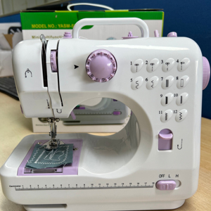 Mini machine à coudre domestique multifonction, neuve, avec mécanisme d'alimentation manuel et pied entraîneur, pour cuir, tissu et textile sur mesure - Product Image 1