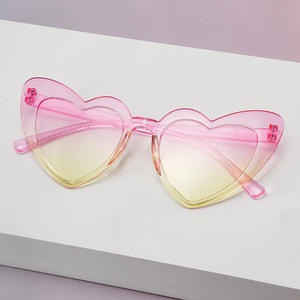 Gafas de Sol con Diseño de Corazón en Ángulo, Estilo Europeo Americano, Protección UV, Moda para Mujer, Novedad 2026 - Product Image 1
