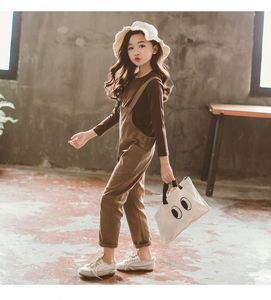 Petits articles à succès pour enfants : T-shirt et pantalon imprimés kaki marron pour fille - Product Image 4