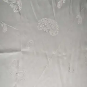 Çevre dostu saten kumaş rulo geri dönüşümlü Charmeuse Polyester streç jakarlı saten kumaşlar akşam elbise için