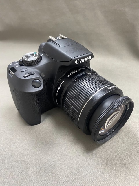 Good Condition Used Cannon camera EOS 2000D 24.1MP Full HD APS-C DSLR Camera