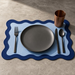 Serviettes 100% lin brodées, sets de table en coton à bord festonné classique, lavables en machine, décoration de table - Product Image 4