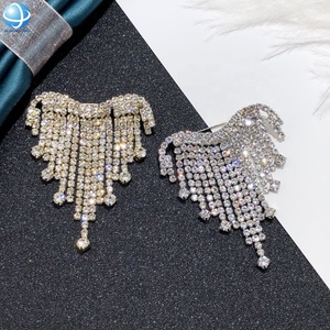 Broche en strass scintillante pour femmes, tenue coréenne à la mode, costume d'affaires, avec pampilles, cœur, <span class=keywords><strong>2022</strong></span> - Product Image 1