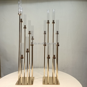 Candelabro a 8 Bracci in Metallo Dorato, Portacandele Alto per Matrimoni, Centrotavola per Decorazioni di Feste ed Eventi - Product Image 3