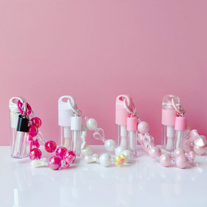 Porte-clés tendance rose avec mini tube de brillant à lèvres et chaîne perlée, emballage cosmétique DIY, contenant de brillant à lèvres personnalisable - Product Image 4