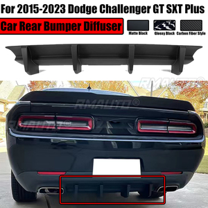 Difusor de Parachoques Trasero Estilo Aleta de Tiburón para Dodge Challenger GT SXT Plus 2015-2023, Spoiler con Divisor de Labio, Negro Mate, Estilo Fibra de Carbono - Product Image 1
