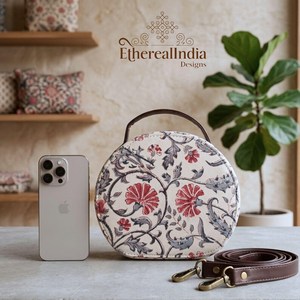 Sac à main rond de style vintage, fait main, imprimé floral, en coton, sac bandoulière bohème, vente en gros, exportation Inde - Product Image 6
