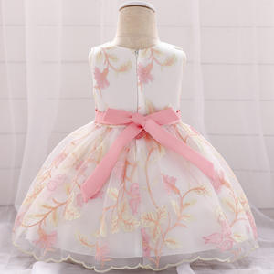 Nouvelle Robe de Princesse pour Bébé Fille, Broderie à la Main, Sans Manches, Style Premium, Vente Flash, Idéale pour Baptême - Product Image 4