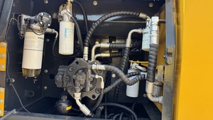 Excavadora VOLVO EC240 Usada de Buena Calidad y Bajas Horas de Trabajo, 24 Toneladas, Motor y Componentes Hidráulicos Originales, Caja de Cambios, Bomba PLC, Rodamientos - Product Image 4