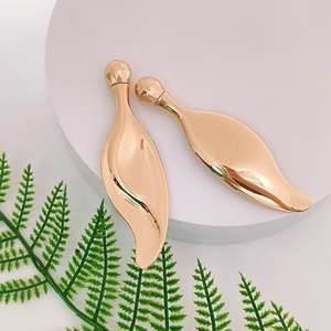 Nouvel Arrivage Usine – Masseur Facial Portable à Arc pour Soin de la Peau, Lifting et Massage du Visage, Idéal pour la Maison - Product Image 3