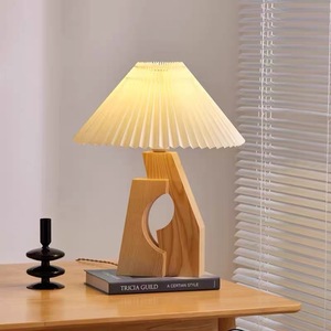 Lámpara de mesa plisada de madera maciza E27 Led 220V con interruptor de control, luz de noche para el cuidado de los ojos, para decoración de dormitorio - Product Image 1
