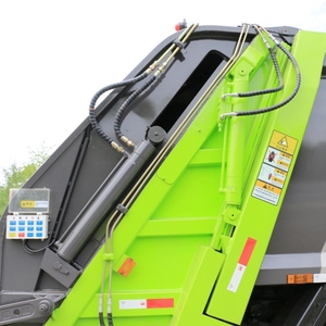 Dongfeng รถบรรทุกอัดขยะ5 M3ยูโร3 120L /240L ถังขยะขนาดเล็กสำหรับทำความสะอาดถนนรถจัดการขยะ - Product Image 5