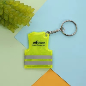 พวงกุญแจสะท้อนแสงแบบมองเห็นได้ชัดเจน ขายส่ง ป้ายสะท้อนแสงรูปเสื้อกั๊ก PVC โลโก้สั่งทำ พวงกุญแจสะท้อนแสงคุณภาพสูง สำหรับงานโปรโมชั่น - Product Image 6