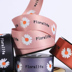 Cinta de satén de una cara de 1,5 pulgadas de color personalizado con logotipo impreso de lámina dorada en satén rosa para envolver regalos - Product Image 3