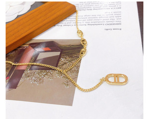 Collana con Lettere <span class=keywords><strong>C</strong></span> <span class=keywords><strong>C</strong></span> e <span class=keywords><strong>Alfabeto</strong></span> D, Gioielli di Design di Alta Qualità, Orecchini di Lusso di Marche Famose, Collana CC - Product Image 5
